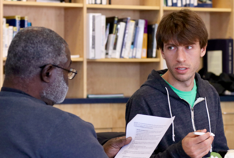 Jim DelBene talks with an Eastern Shore waterman during a 2018 focus group meeting at VIMS Eastern Shore Lab. © Abigail Hils/Virginia Sea Grant.